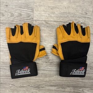 Black and Tan Men's Fitness Gloves